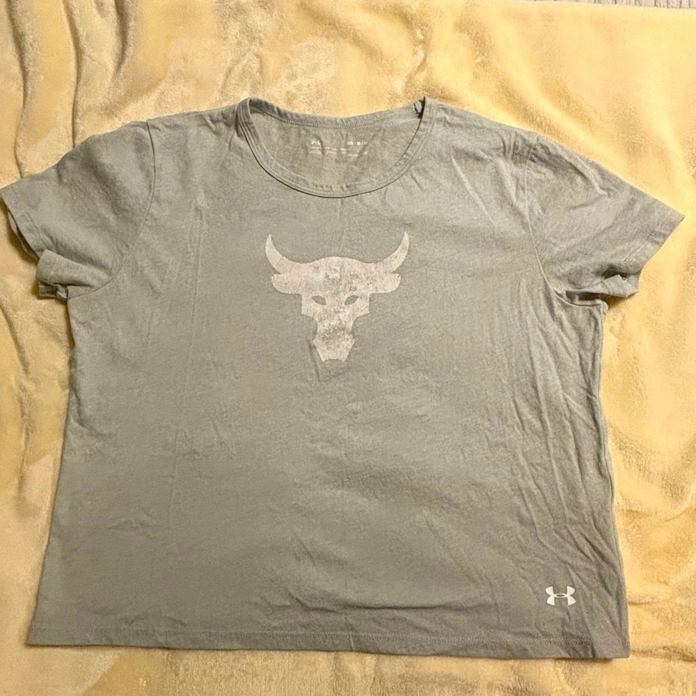 Under Armour loose fit cropped tee, size medium